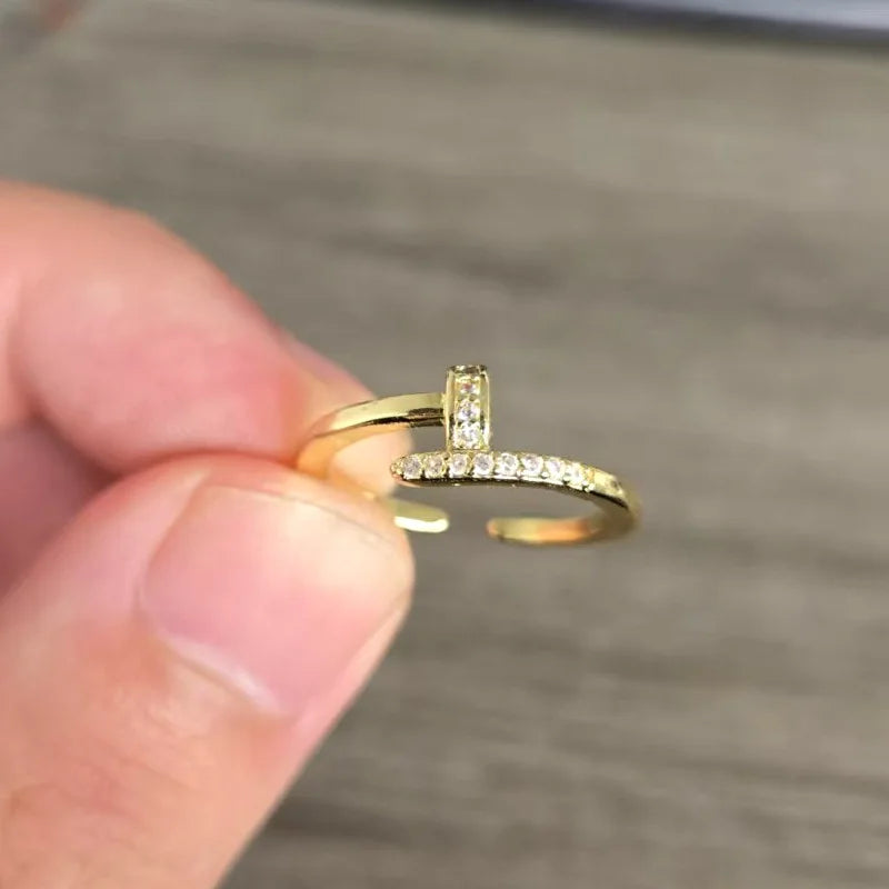 Nail Pavé Cross