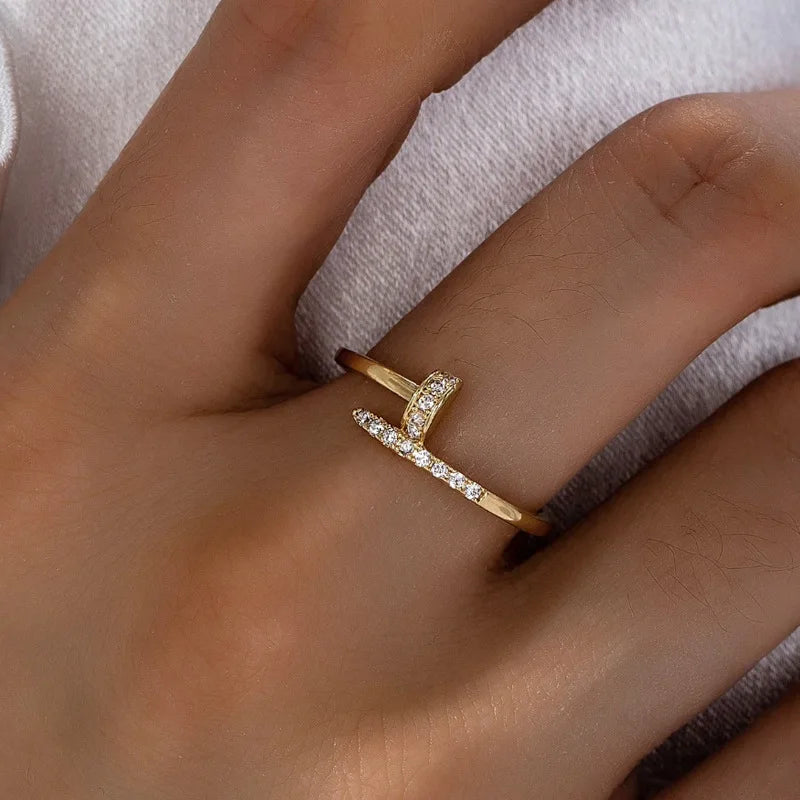 Nail Pavé Cross