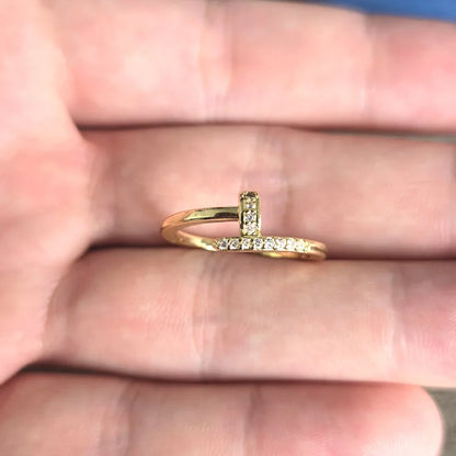 Nail Pavé Cross