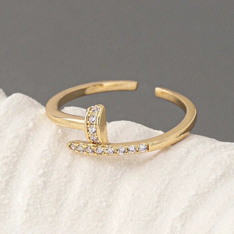 Nail Pavé Cross